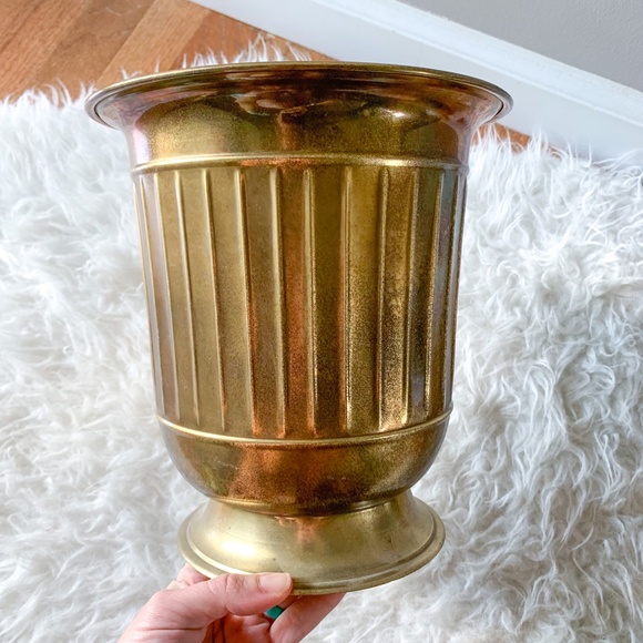 Large 9" Vintage Gold Brass Planter - Picture 4 of 6
